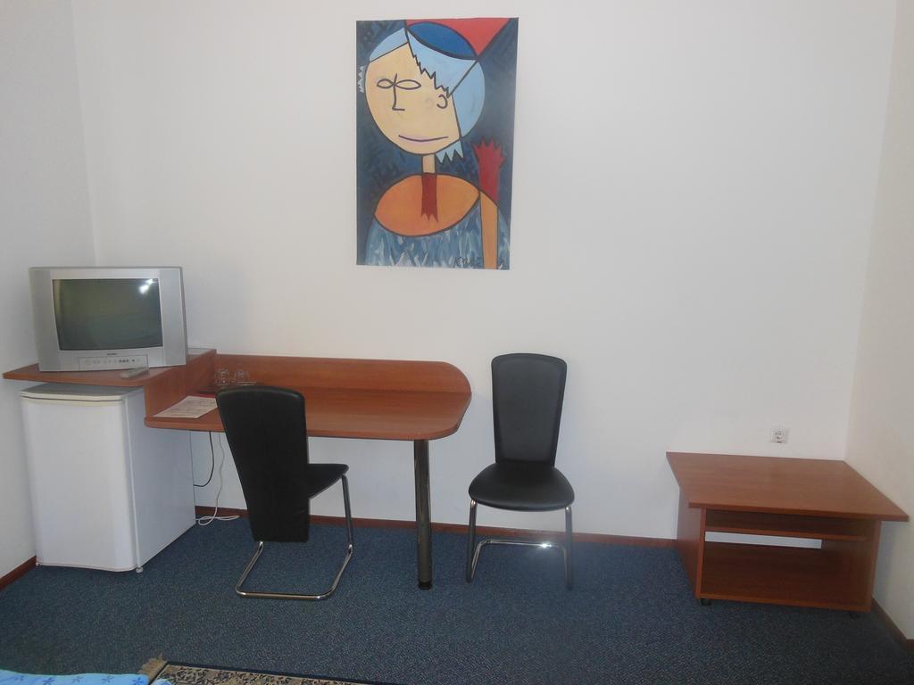Hotel Pri Belokranjcu Novo Mesto Cameră foto