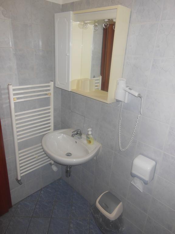 Hotel Pri Belokranjcu Novo Mesto Cameră foto