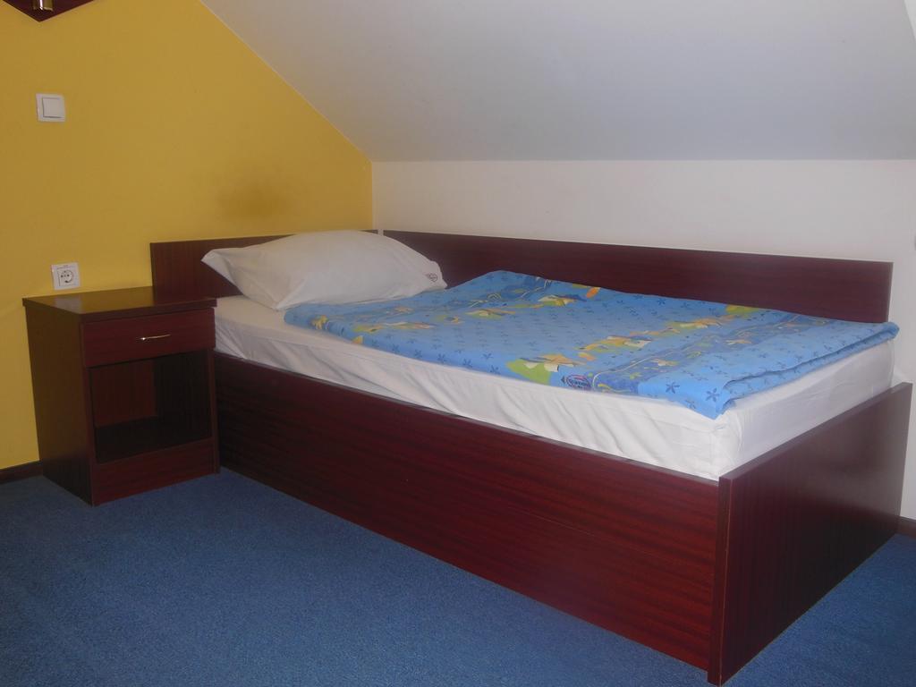 Hotel Pri Belokranjcu Novo Mesto Cameră foto
