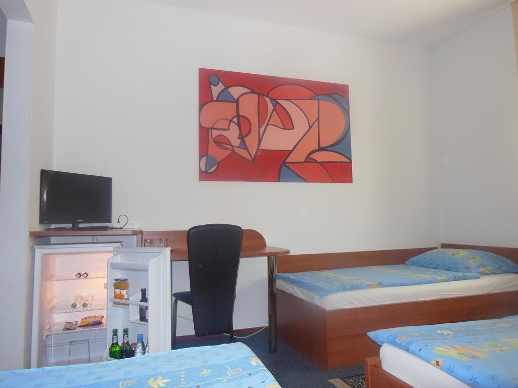 Hotel Pri Belokranjcu Novo Mesto Cameră foto
